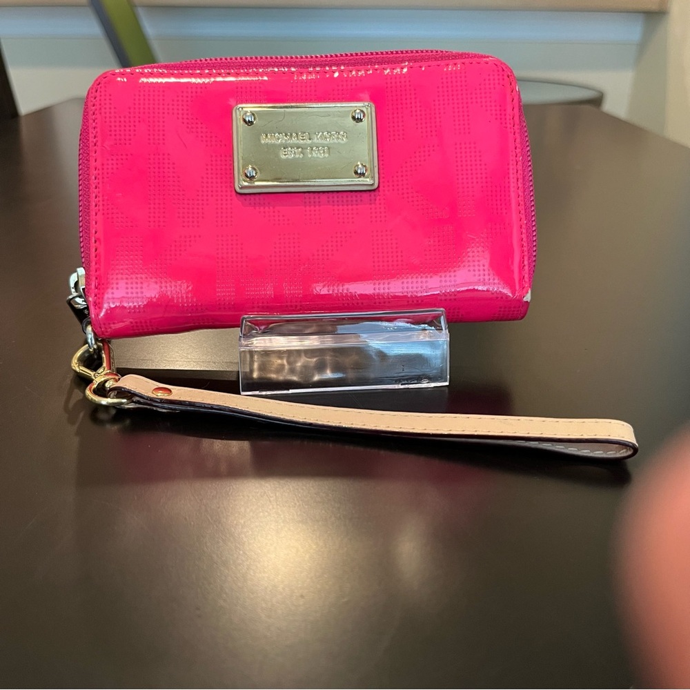 MK Patent Leather Small Wallet / Wristlet